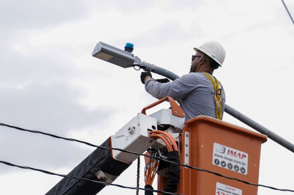 Prefeitura de Jaguariúna inicia instalação de iluminação de led na estrada  JGR-221