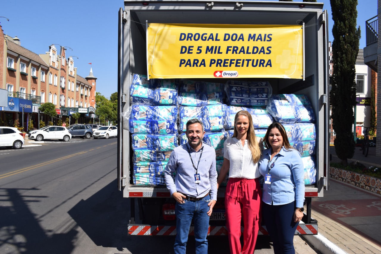 Rede Drogal inaugura 1ª unidade em Holambra e faz doação de 5 mil fraldas  geriátricas para Prefeitura ‹ O Regional